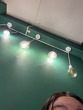 Annie9  online show from December 3, 3:36 am