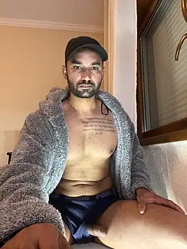 Snapshot of ali_babachapter2 chatting on December 21, 8:28 am ali babachapter2 online show from December 21, 8:28 am