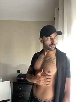 Snapshot of ali_babachapter2 chatting on December 26, 10:05 am ali babachapter2 online show from December 26, 10:05 am