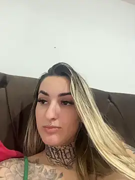 hotskinny1 online show from April 28, 4:23 pm