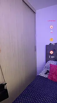 Snapshot of EmberEyes_999 chatting on December 12, 1:53 am EmberEyes 999 online show from December 12, 1:53 am