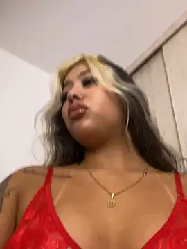 Snapshot of EmberEyes_999 chatting on December 26, 8:50 am EmberEyes 999 online show from December 26, 8:50 am