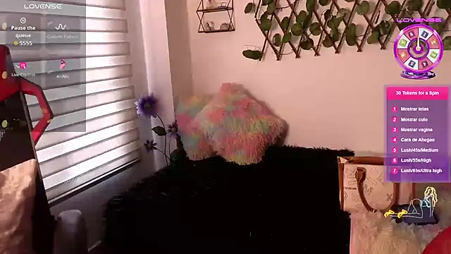 Snapshot of EmberEyes_999 chatting on November 4, 8:30 pm EmberEyes 999 online show from November 4, 8:30 pm