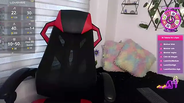 Snapshot of EmberEyes_999 chatting on December 1, 8:47 pm EmberEyes 999 online show from December 1, 8:47 pm