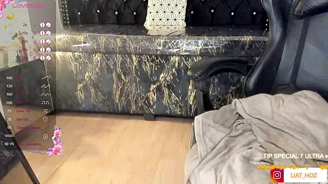 Snapshot of Sexy_adara_1b chatting on December 1, 4:29 pm Sexy adara 1b online show from December 1, 4:29 pm