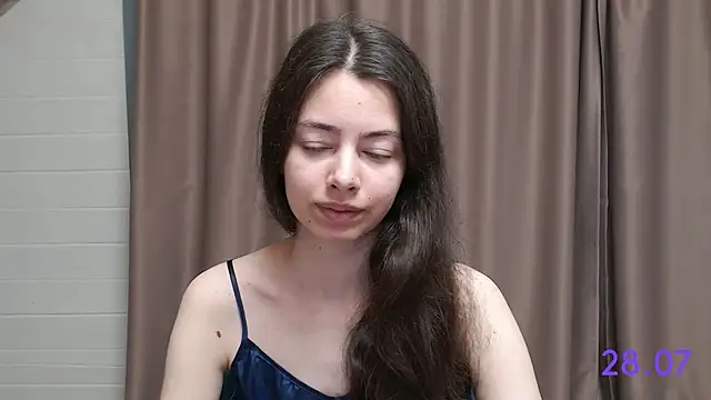 Snapshot of sweet_sweet_angel chatting on July 28, 4:41 am sweet sweet angel online show from July 28, 4:41 am