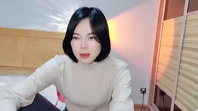 Snapshot of Linda-LL chatting on February 10, 12:39 pm Linda-LL online show from February 10, 12:39 pm