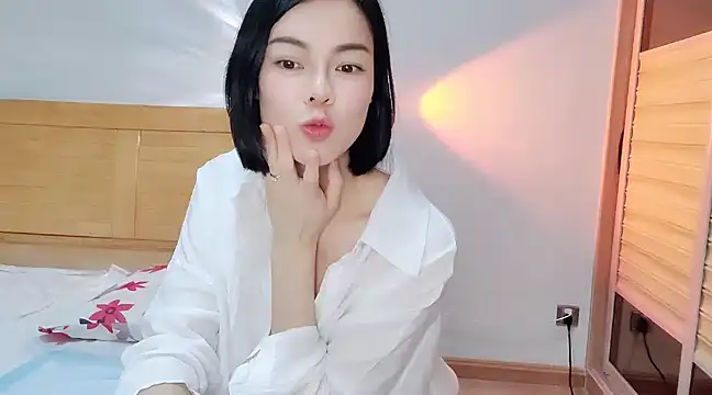 Snapshot of Linda-LL chatting on February 16, 9:15 am Linda-LL online show from February 16, 9:15 am