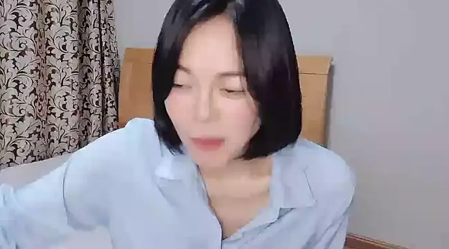 Snapshot of Linda-LL chatting on February 18, 12:17 pm Linda-LL online show from February 18, 12:17 pm