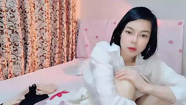 Snapshot of Linda-LL chatting on March 7, 3:19 am Linda-LL online show from March 7, 3:19 am