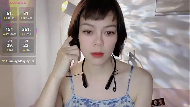 Snapshot of Linda-LL chatting on October 30, 1:56 pm Linda-LL online show from October 30, 1:56 pm