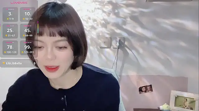 Snapshot of Linda-LL chatting on October 31, 12:39 pm Linda-LL online show from October 31, 12:39 pm