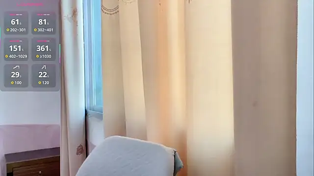 Snapshot of Linda-LL chatting on November 20, 7:08 am Linda-LL online show from November 20, 7:08 am