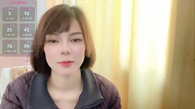 Snapshot of Linda-LL chatting on December 4, 4:55 am Linda-LL online show from December 4, 4:55 am