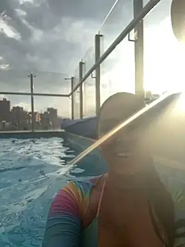 Snapshot of paisitahot1975 chatting on January 8, 3:50 pm paisitahot1975 online show from January 8, 3:50 pm