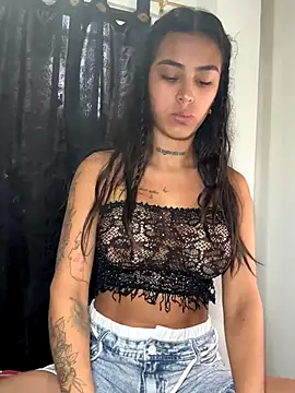 Snapshot of paisitahot1975 chatting on September 18, 2:30 pm paisitahot1975 online show from September 18, 2:30 pm