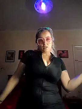 Snapshot of DesireSatler chatting on November 16, 10:26 pm DesireSatler online show from November 16, 10:26 pm