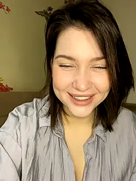 Snapshot of KikiWatson chatting on December 5, 5:15 am KikiWatson online show from December 5, 5:15 am