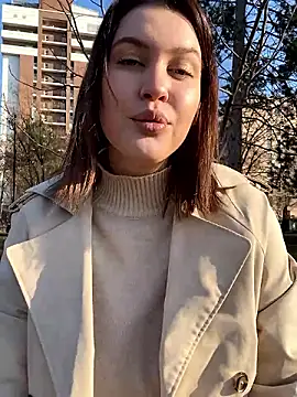 Snapshot of KikiWatson chatting on December 7, 11:18 am KikiWatson online show from December 7, 11:18 am