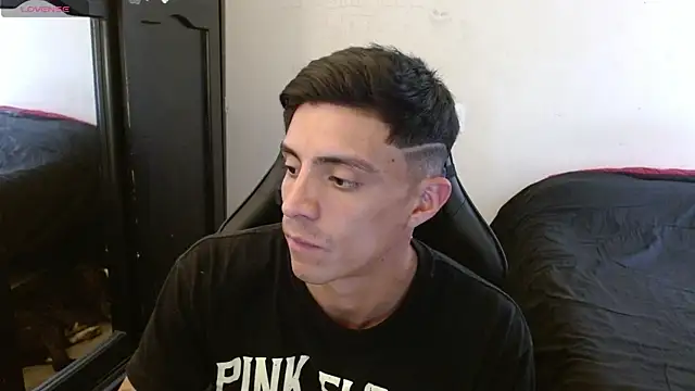 Snapshot of kv___xxx_ chatting on September 12, 3:56 pm kv   xxx  online show from September 12, 3:56 pm