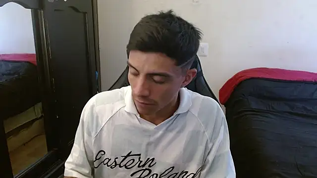 Snapshot of kv___xxx_ chatting on September 13, 4:40 pm kv   xxx  online show from September 13, 4:40 pm