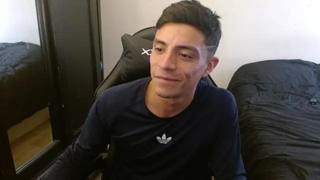 Snapshot of kv___xxx_ chatting on September 16, 3:57 pm kv   xxx  online show from September 16, 3:57 pm