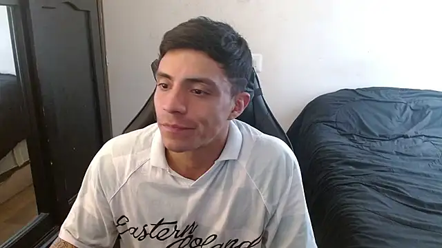 Snapshot of kv___xxx_ chatting on September 27, 7:19 pm kv   xxx  online show from September 27, 7:19 pm