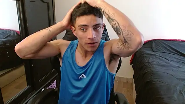 Snapshot of kv___xxx_ chatting on October 10, 8:30 pm kv   xxx  online show from October 10, 8:30 pm