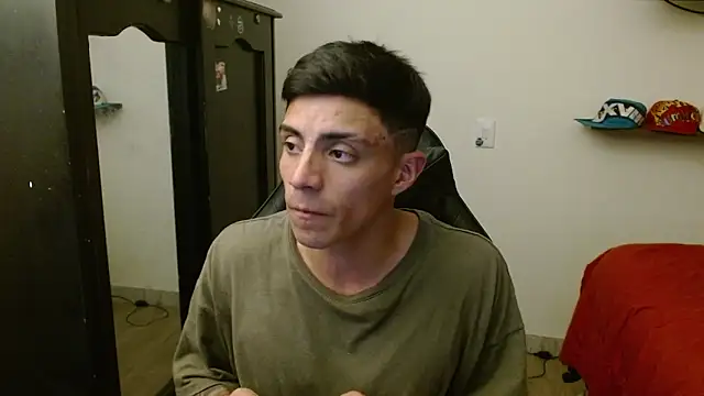 Snapshot of kv___xxx_ chatting on November 24, 12:32 am kv xxx online show from November 24, 12:32 am