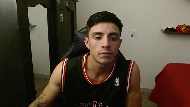 Snapshot of kv___xxx_ chatting on November 30, 10:25 pm kv xxx online show from November 30, 10:25 pm