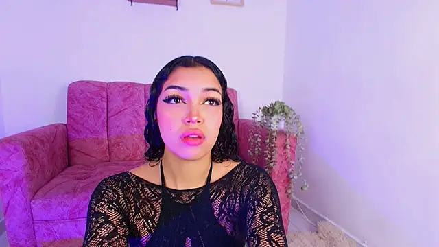 Sara Jhonson online show from November 21, 11:25 pm