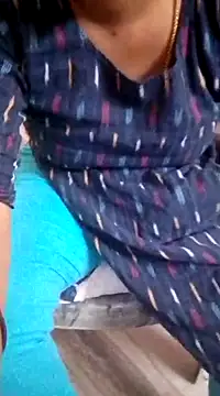 Snapshot of sneha_telugu_girl chatting on February 24, 8:17 am sneha telugu girl online show from February 24, 8:17 am