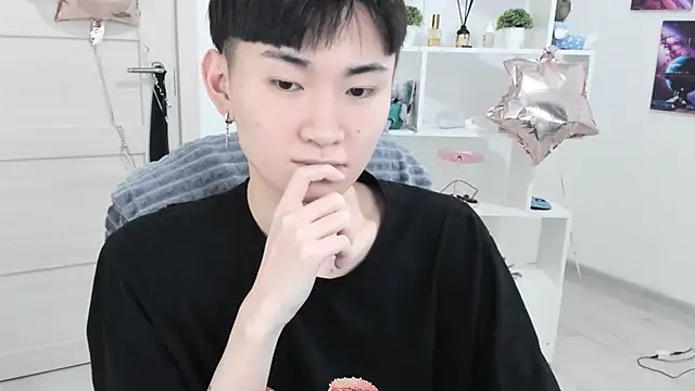 Snapshot of Miram_Yu chatting on February 11, 11:22 pm Miram Yu online show from February 11, 11:22 pm