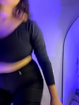 MadelineBenet online show from November 13, 10:19 pm