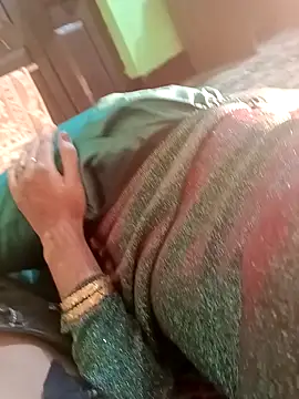 Snapshot of QUEEN-X-CPL chatting on January 24, 5:42 pm QUEEN-X-CPL online show from January 24, 5:42 pm