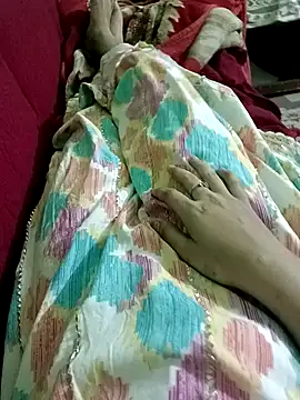 Snapshot of QUEEN-X-CPL chatting on February 11, 5:50 pm QUEEN-X-CPL online show from February 11, 5:50 pm