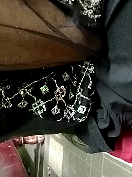 Snapshot of QUEEN-X-CPL chatting on March 9, 6:00 pm QUEEN-X-CPL online show from March 9, 6:00 pm