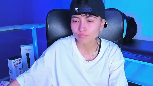 Snapshot of Im_Mathias chatting on December 18, 4:40 am Im Mathias online show from December 18, 4:40 am