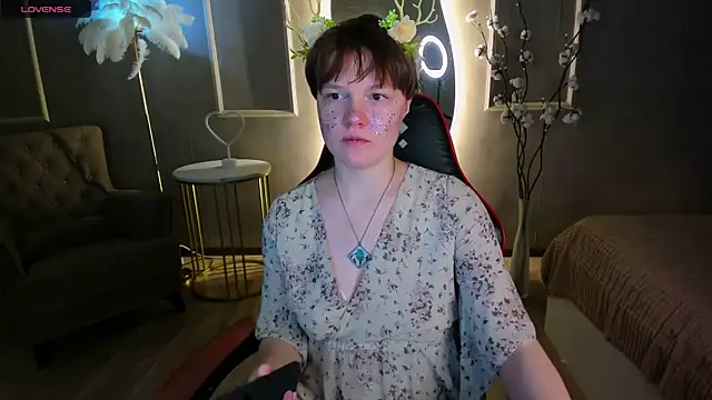 DreamyLuna online show from November 30, 8:35 pm