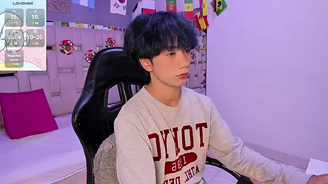 Eriol  online show from June 19, 3:55 am