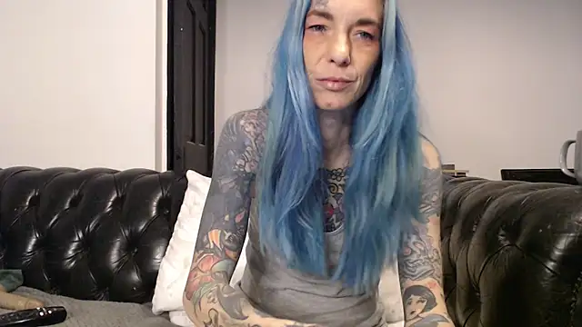Snapshot of RavenryderUK chatting on December 21, 9:04 pm RavenryderUK online show from December 21, 9:04 pm