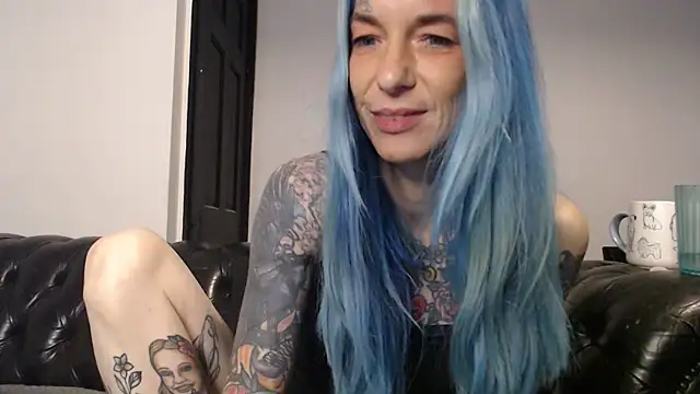Snapshot of RavenryderUK chatting on December 23, 2:13 am RavenryderUK online show from December 23, 2:13 am