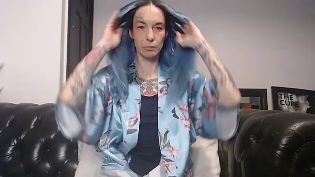 Snapshot of RavenryderUK chatting on December 31, 9:28 pm RavenryderUK online show from December 31, 9:28 pm