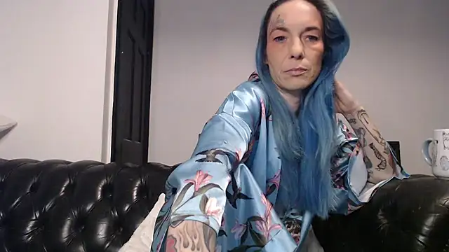 Snapshot of RavenryderUK chatting on January 4, 8:48 pm RavenryderUK online show from January 4, 8:48 pm