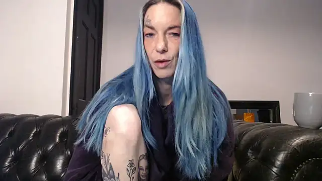 Snapshot of RavenryderUK chatting on January 5, 9:03 pm RavenryderUK online show from January 5, 9:03 pm