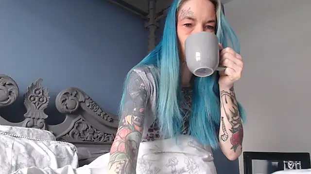 Snapshot of RavenryderUK chatting on January 8, 10:37 am RavenryderUK online show from January 8, 10:37 am