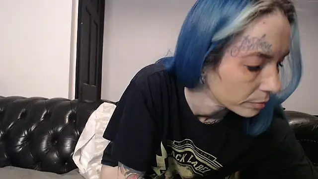 Snapshot of RavenryderUK chatting on January 21, 8:00 pm RavenryderUK online show from January 21, 8:00 pm