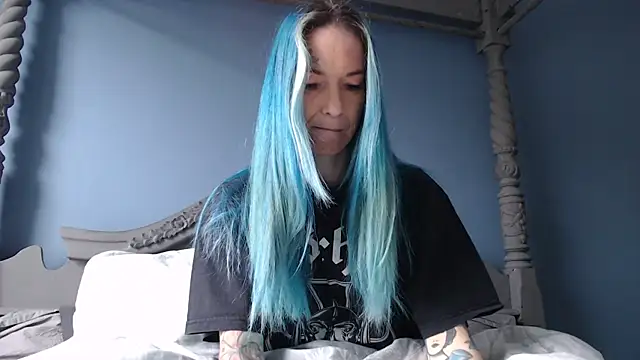 Snapshot of RavenryderUK chatting on January 27, 9:55 am RavenryderUK online show from January 27, 9:55 am