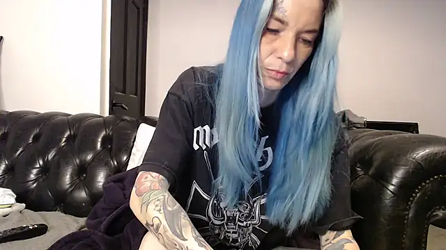 Snapshot of RavenryderUK chatting on January 27, 10:27 pm RavenryderUK online show from January 27, 10:27 pm