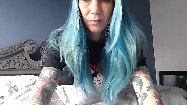 Snapshot of RavenryderUK chatting on January 29, 11:20 am RavenryderUK online show from January 29, 11:20 am